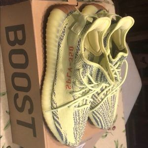 Adidas Yeezy Boost 350 V2 Semi Frozen Yellow